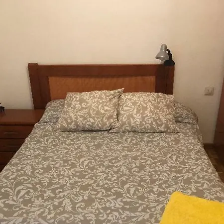 Centrico Y Amplio Piso En Apartamento *